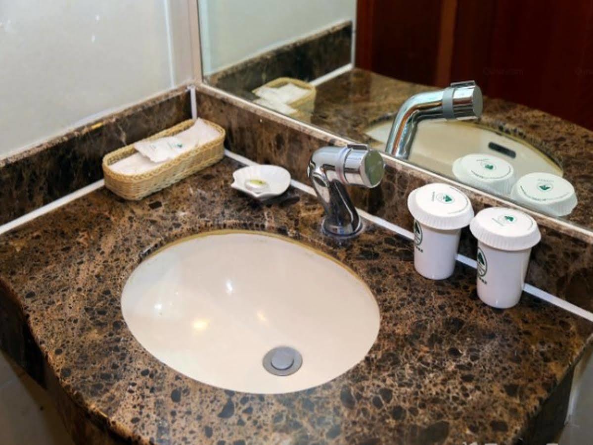 Greentree Inn Jiangsu Wuxi Hubin Business Street Business Hotel Zewnętrze zdjęcie